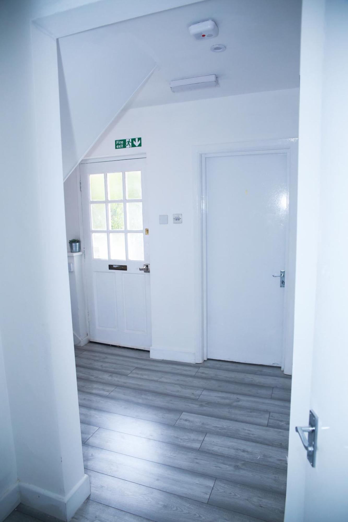 South Harrow Apartment Лондон Екстер'єр фото